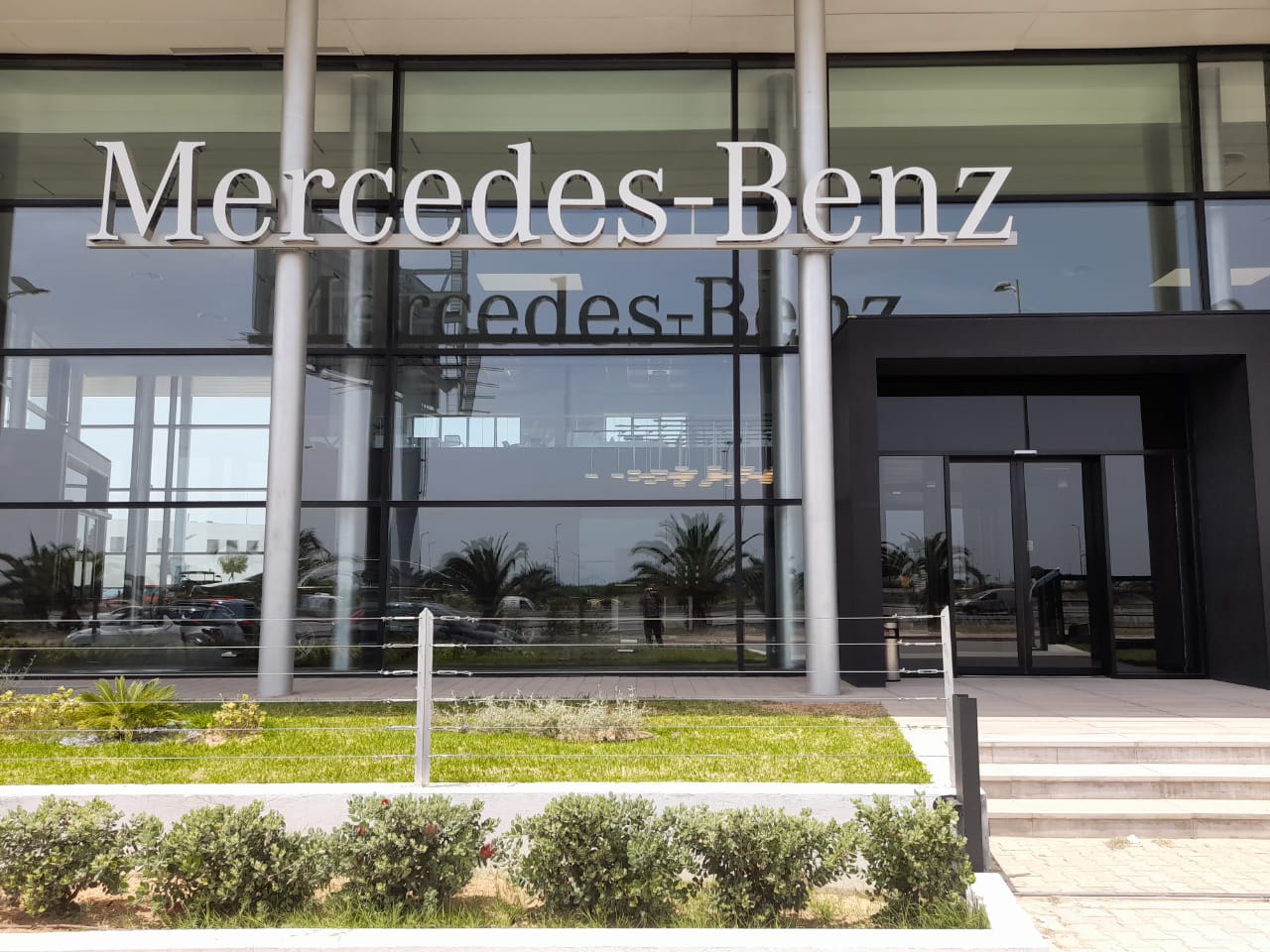MERCEDES SHOWROOMWhatsApp Image 2021-05-27 at 14.56.11 (1)