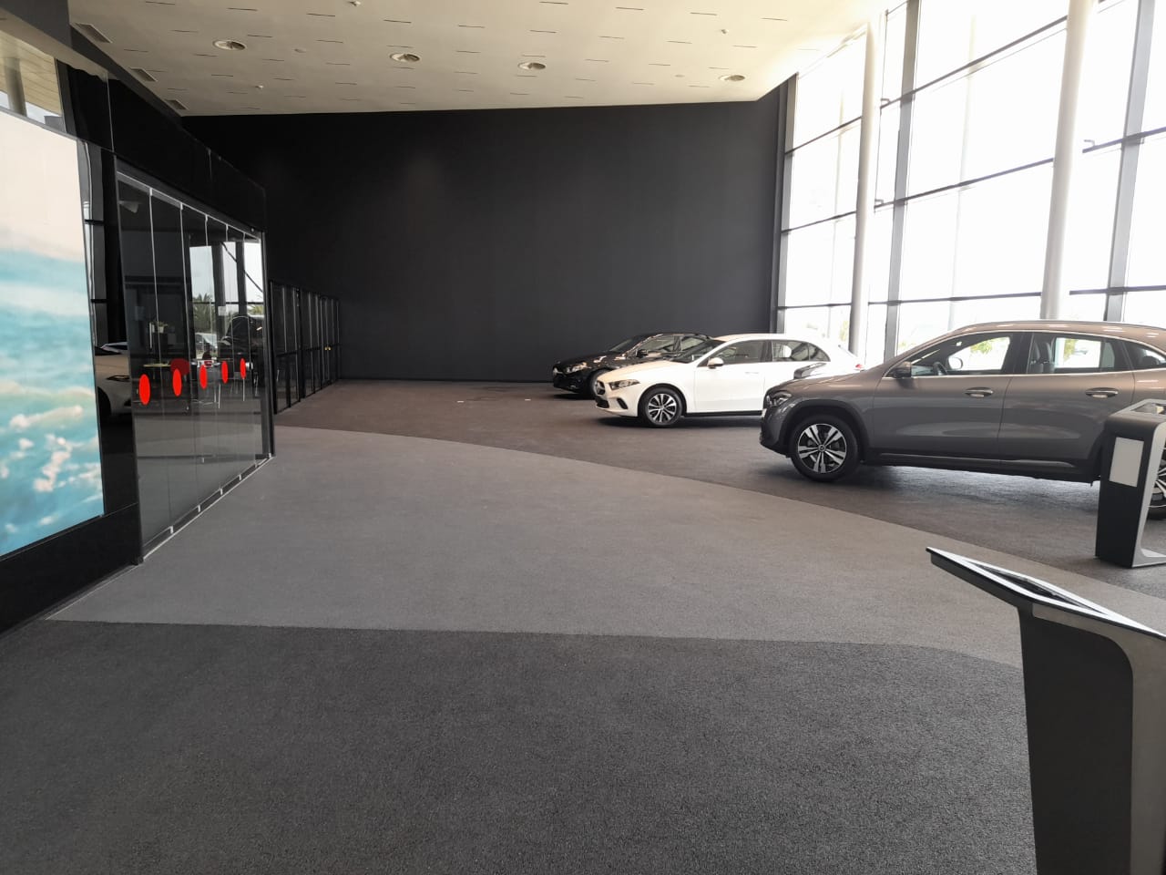 MERCEDES SHOWROOMWhatsApp Image 2021-05-27 at 14.56.13 (2)